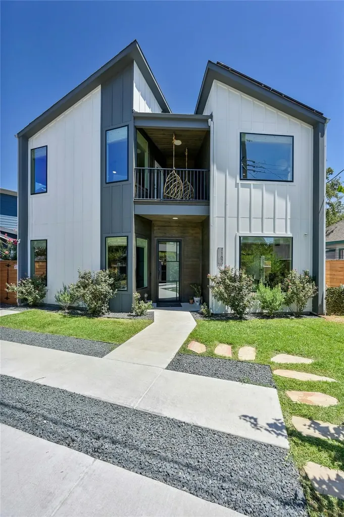 1187 Oak Grove Avenue Austin TX 78702