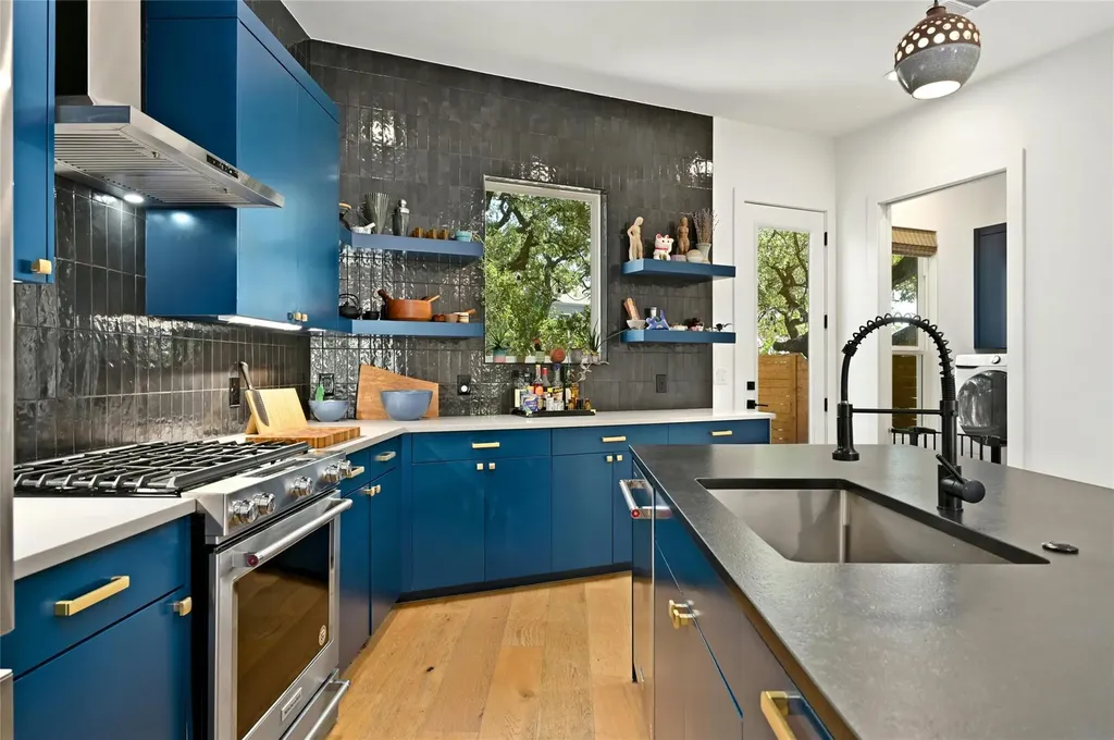1187 Oak Grove Avenue Austin TX 78702