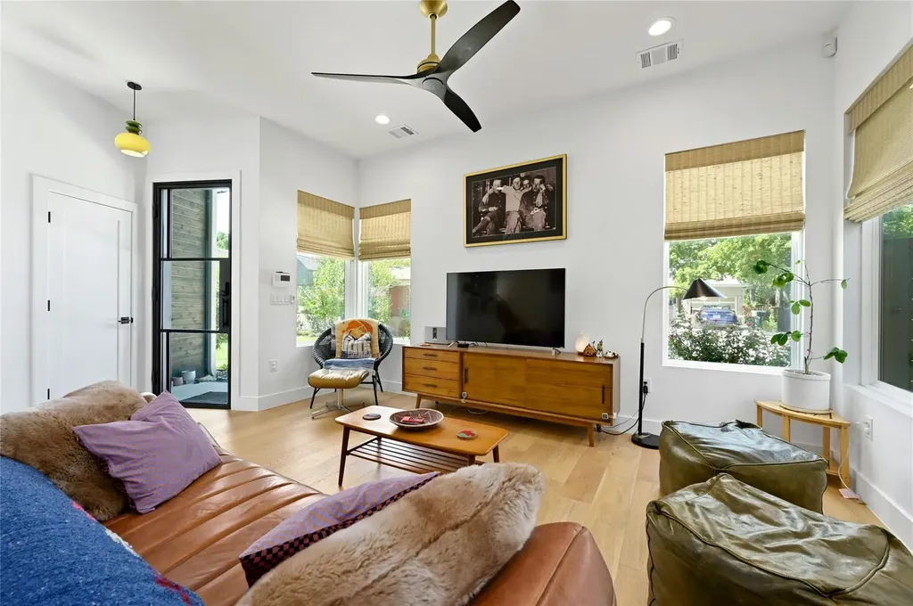 1187 Oak Grove Avenue Austin TX 78702