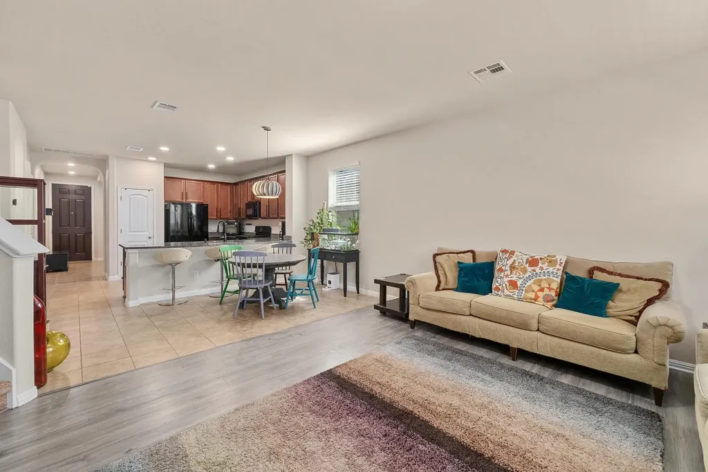 193 Camden Cove Buda TX 78610