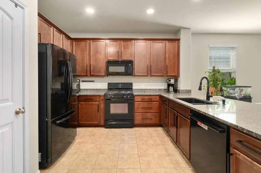 193 Camden Cove Buda TX 78610
