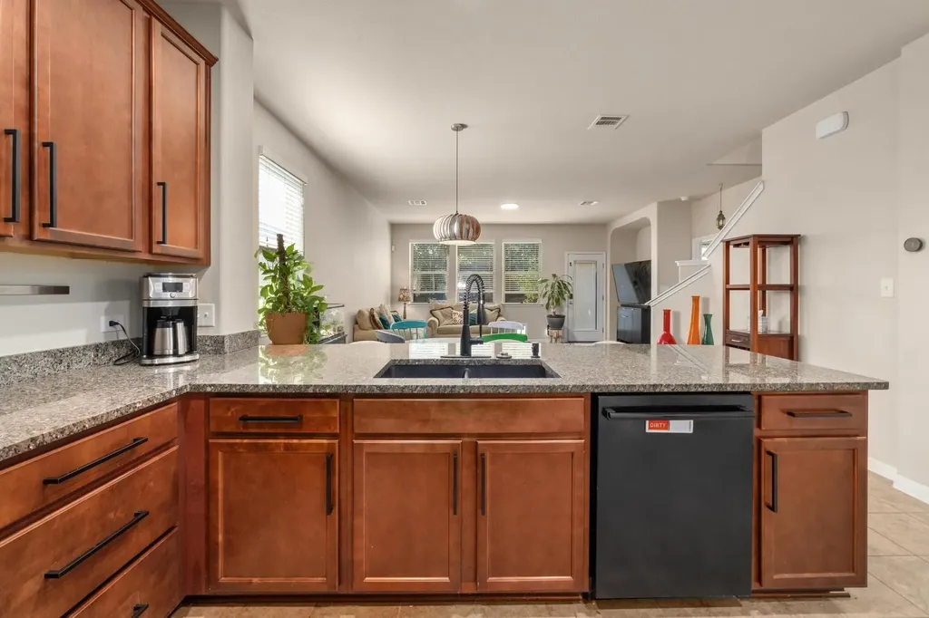 193 Camden Cove Buda TX 78610