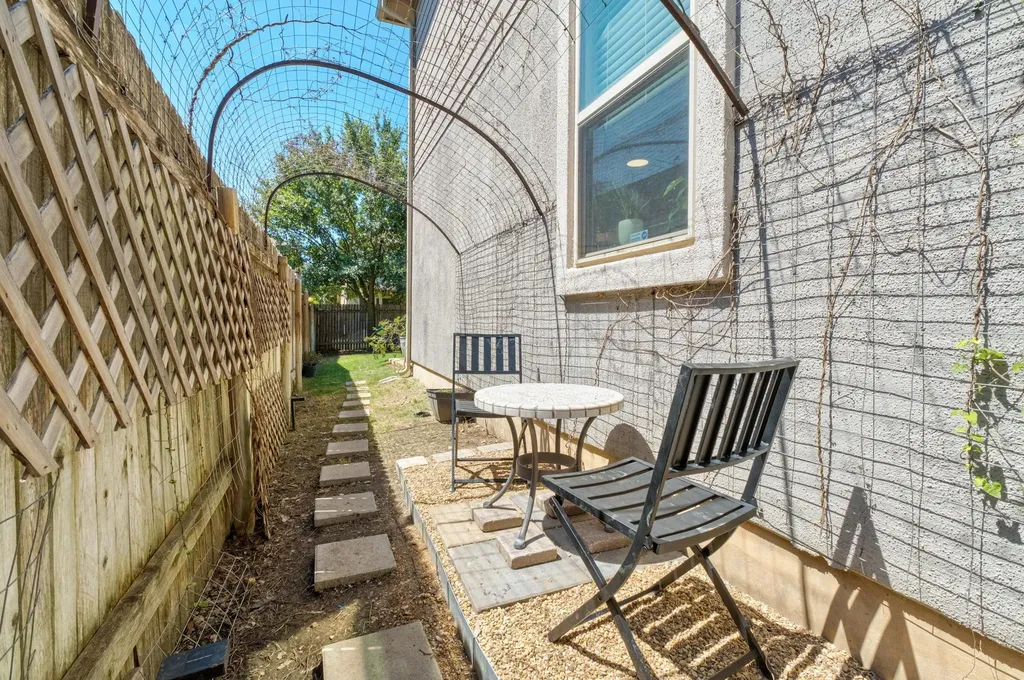 193 Camden Cove Buda TX 78610