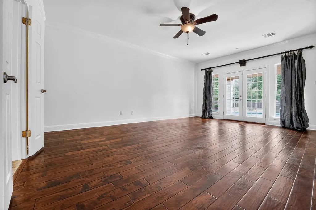 5528 Van Winkle Lane Austin TX 78739