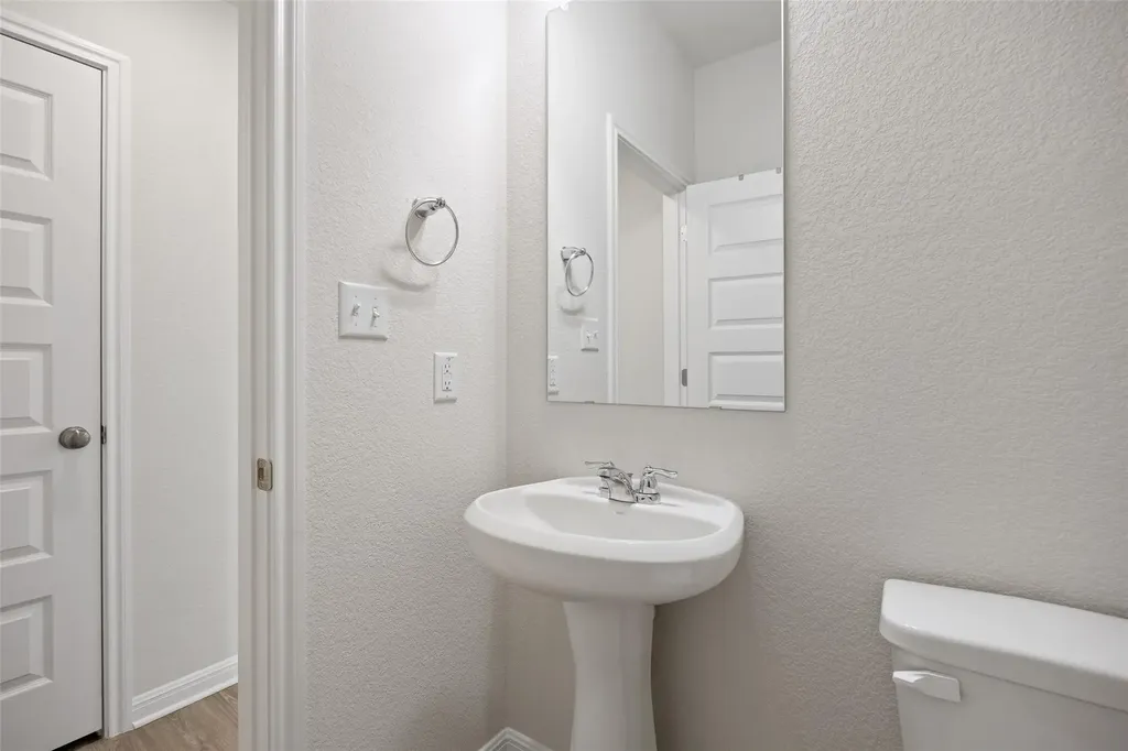 2412 Jack Nora Way Round Rock TX 78665