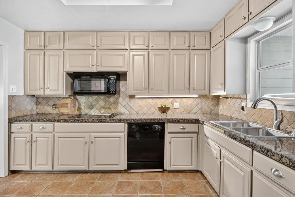 4702 Chiappero Trail Austin TX 78731