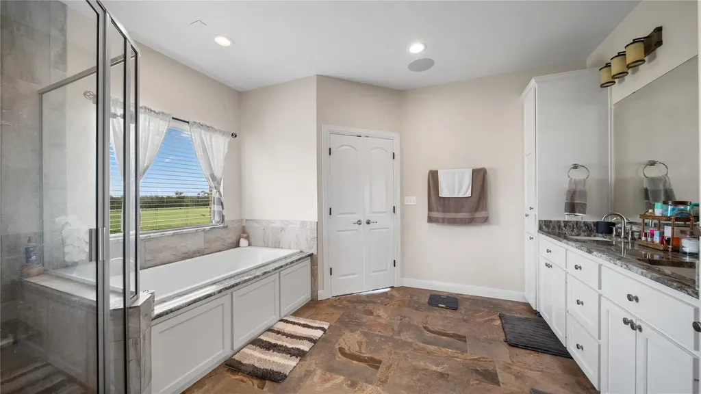 1606 County Road 216 Giddings TX 78942