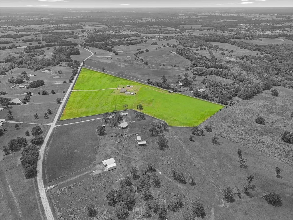 1606 County Road 216 Giddings TX 78942