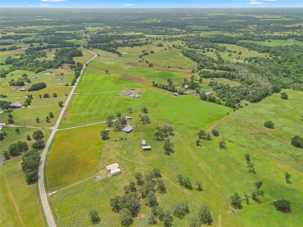 1606 County Road 216 Giddings TX 78942