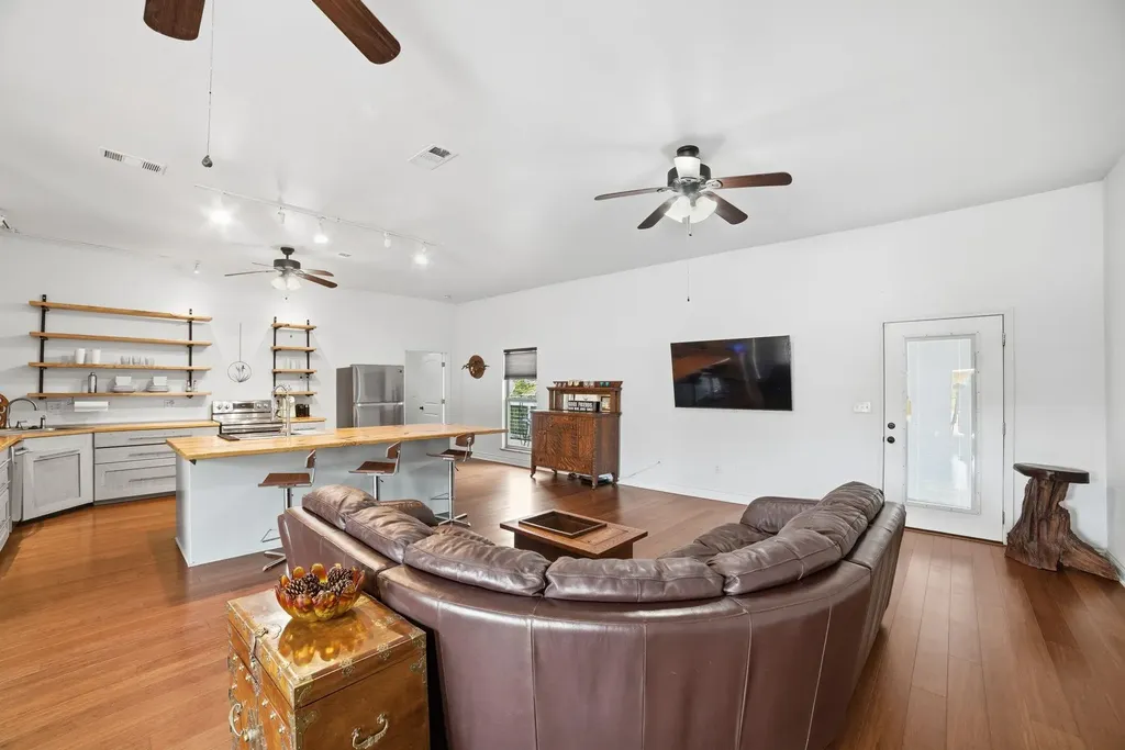 5704 Roundup Way Lago Vista TX 78645