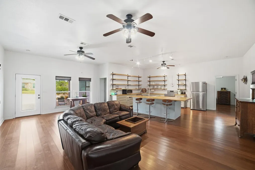 5704 Roundup Way Lago Vista TX 78645
