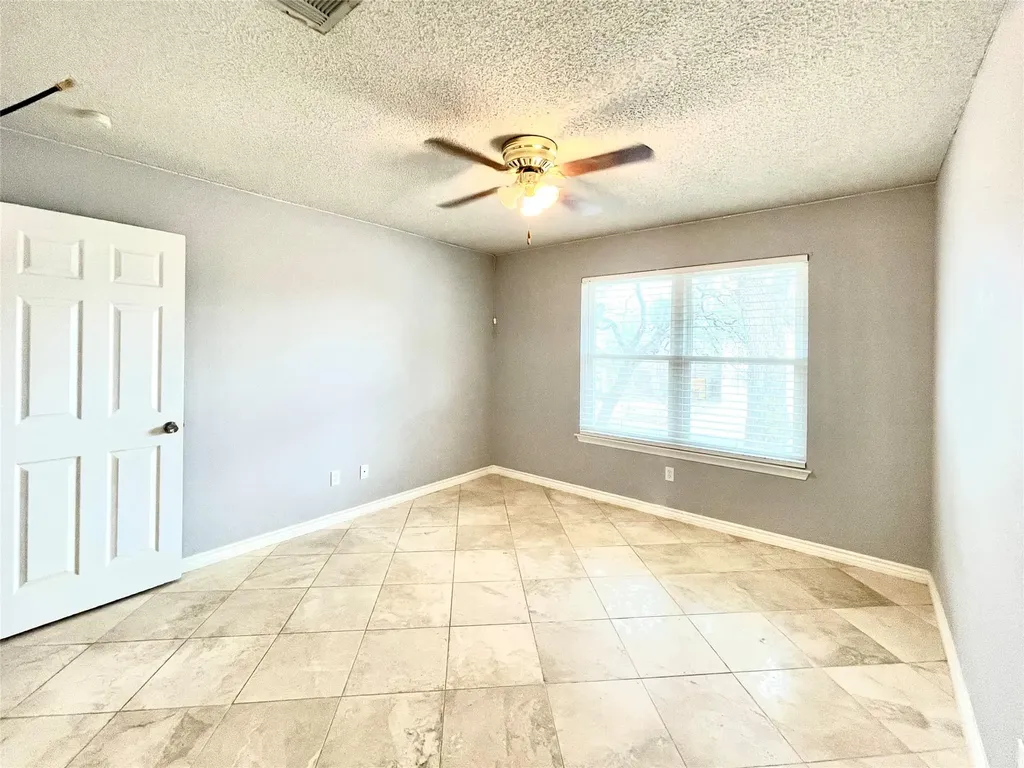 13242 Kerrville Folkway Austin TX 78729