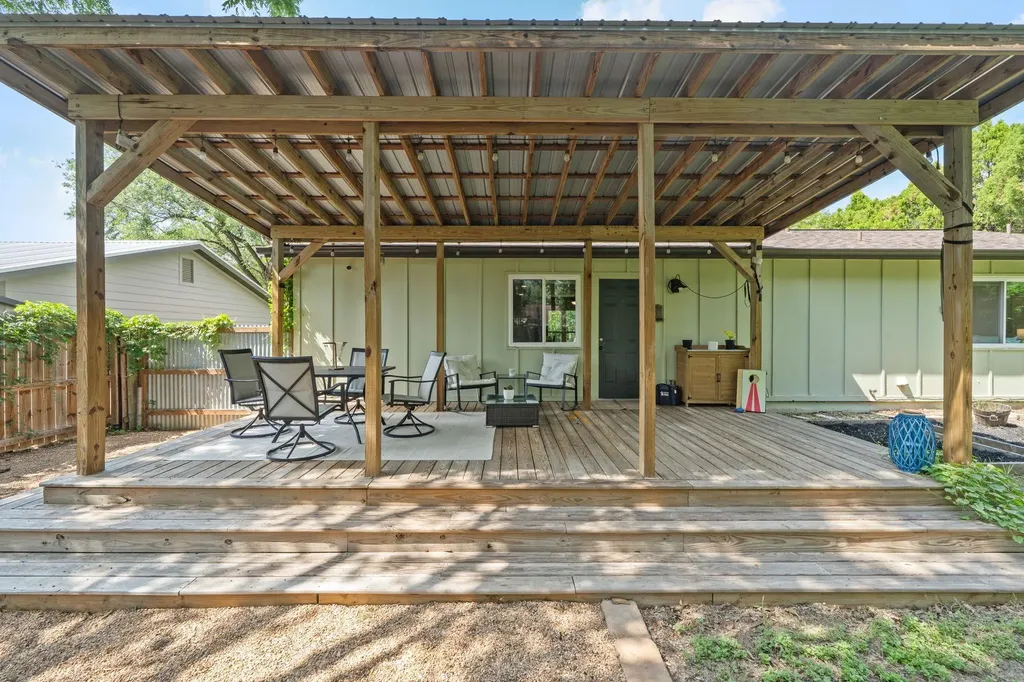 705 Dulwich Street Austin TX 78748