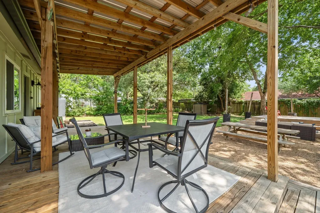 705 Dulwich Street Austin TX 78748