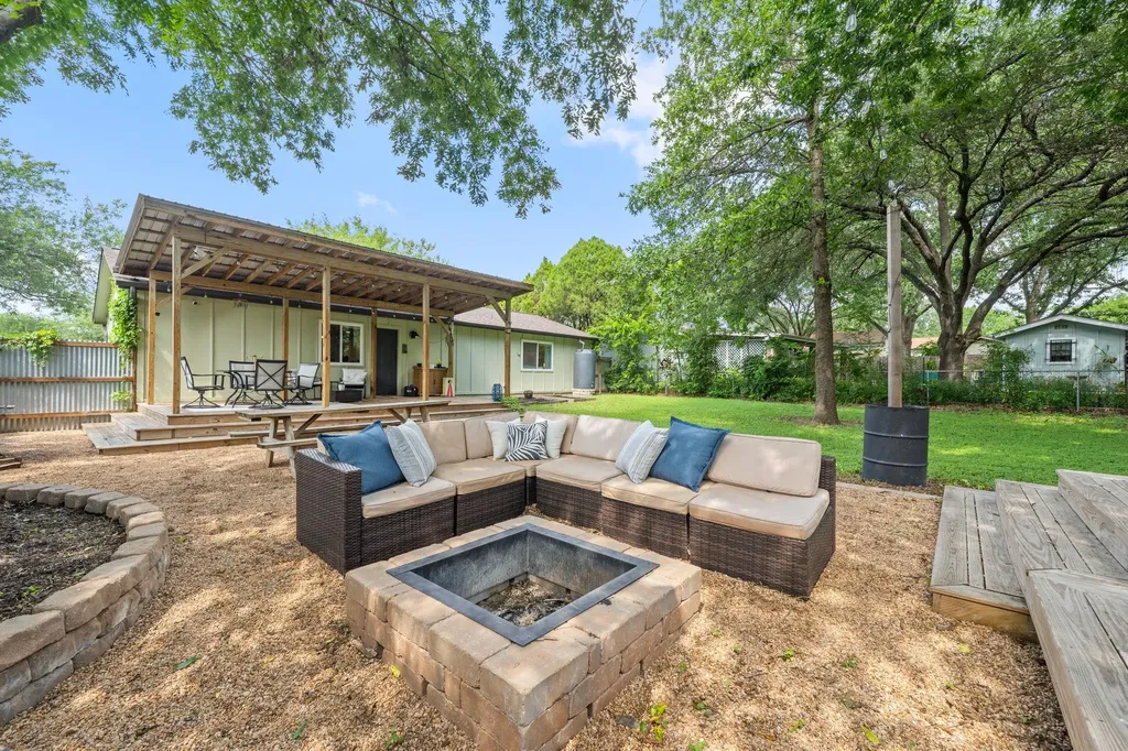 705 Dulwich Street Austin TX 78748