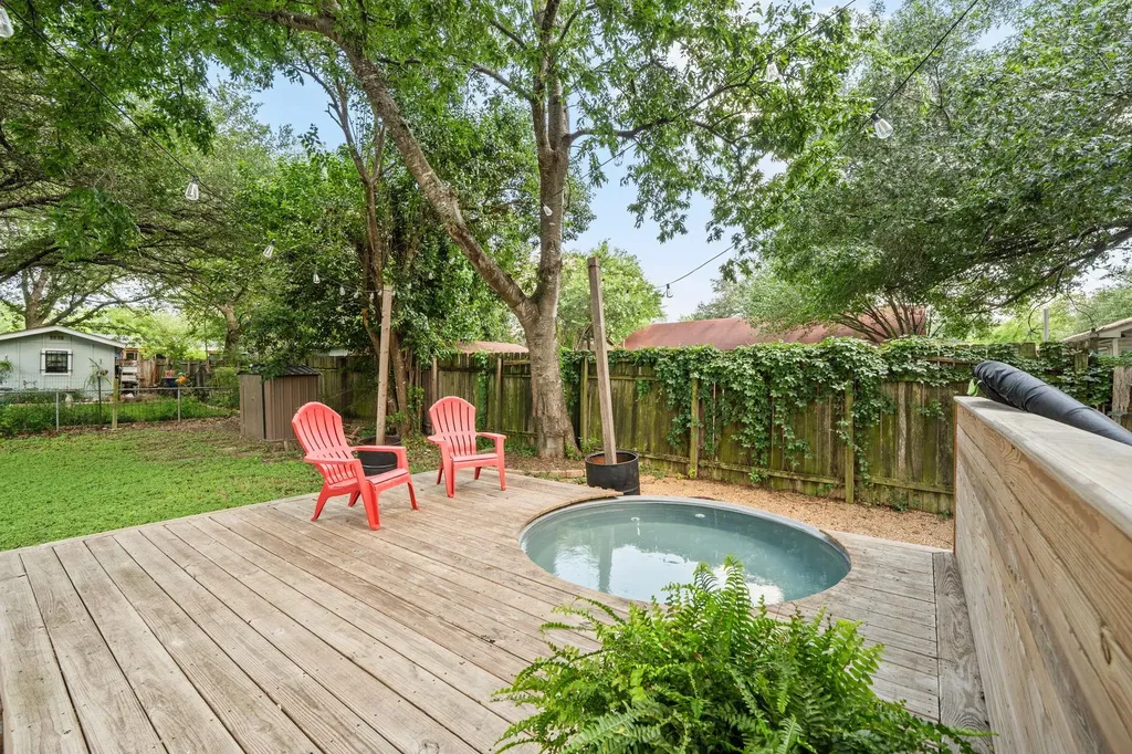 705 Dulwich Street Austin TX 78748