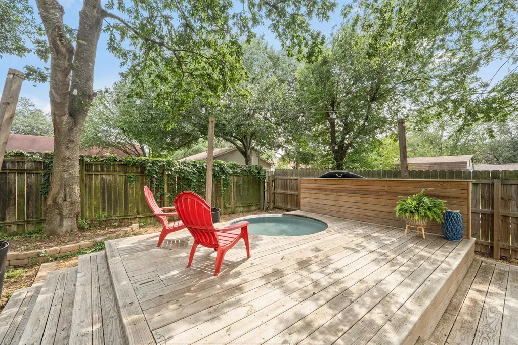 705 Dulwich Street Austin TX 78748