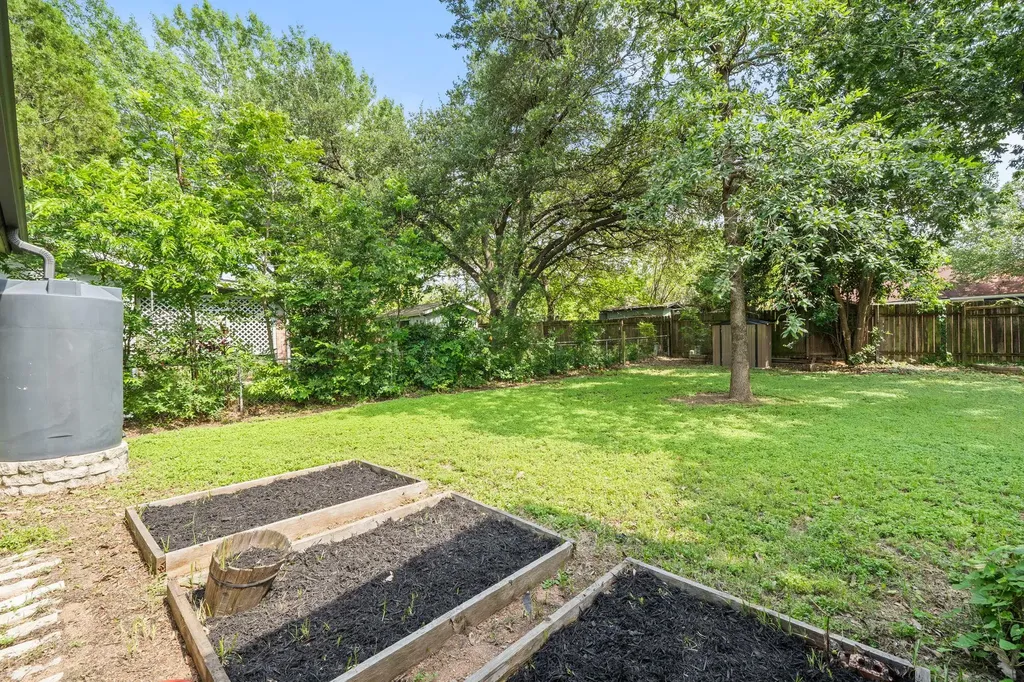 705 Dulwich Street Austin TX 78748