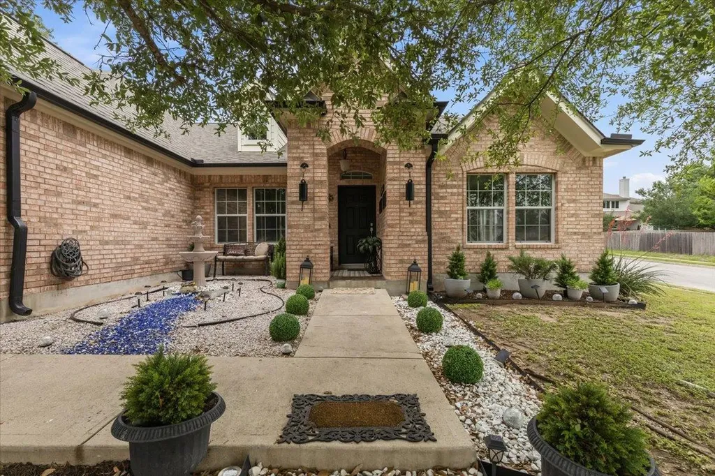 2501 Aspen Meadow Road Leander TX 78641