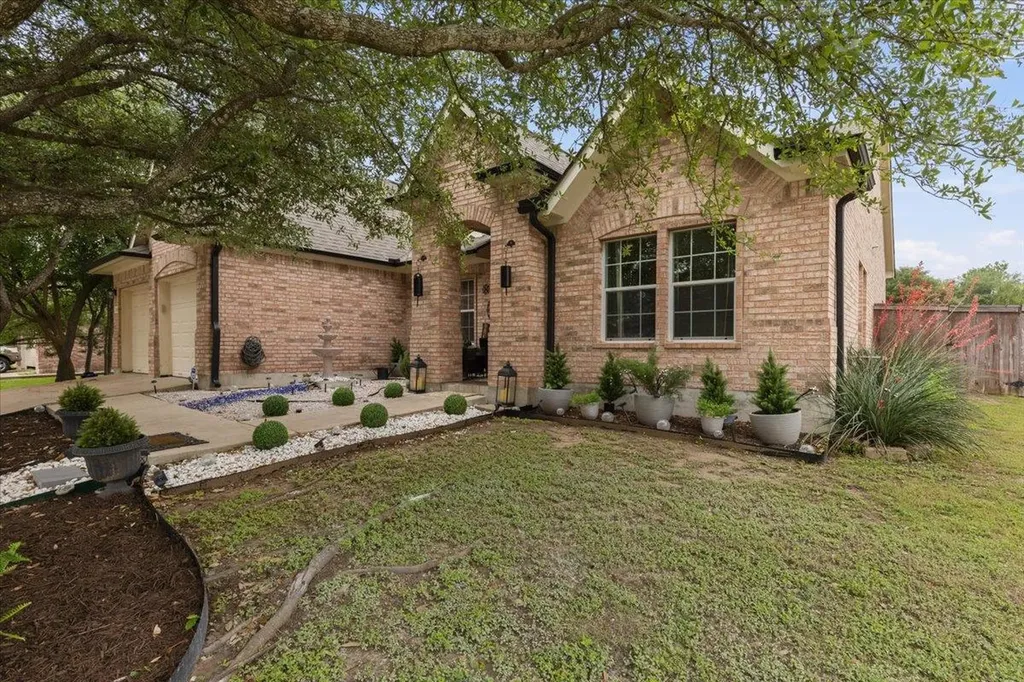 2501 Aspen Meadow Road Leander TX 78641