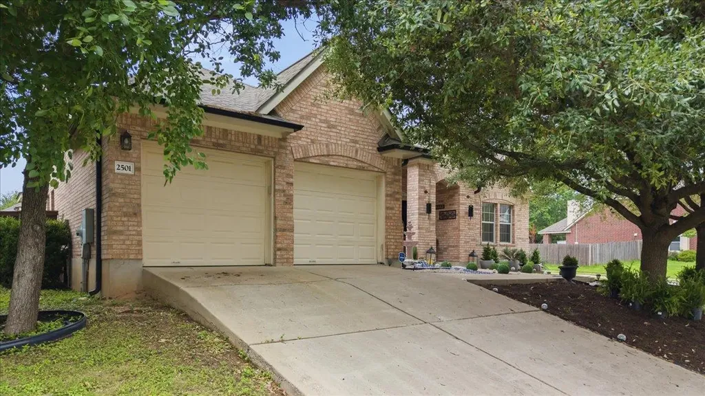 2501 Aspen Meadow Road Leander TX 78641