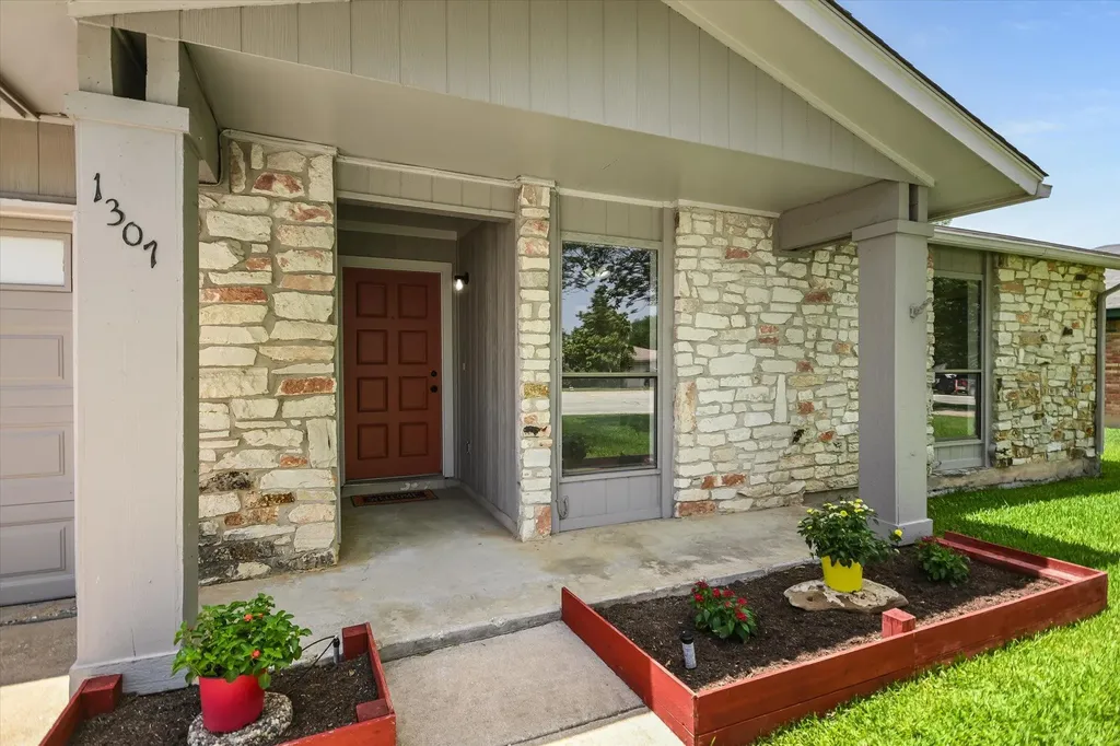 1307 Dove Haven Drive Pflugerville TX 78660