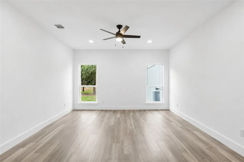 337 Smitty Lane Lockhart TX 78644