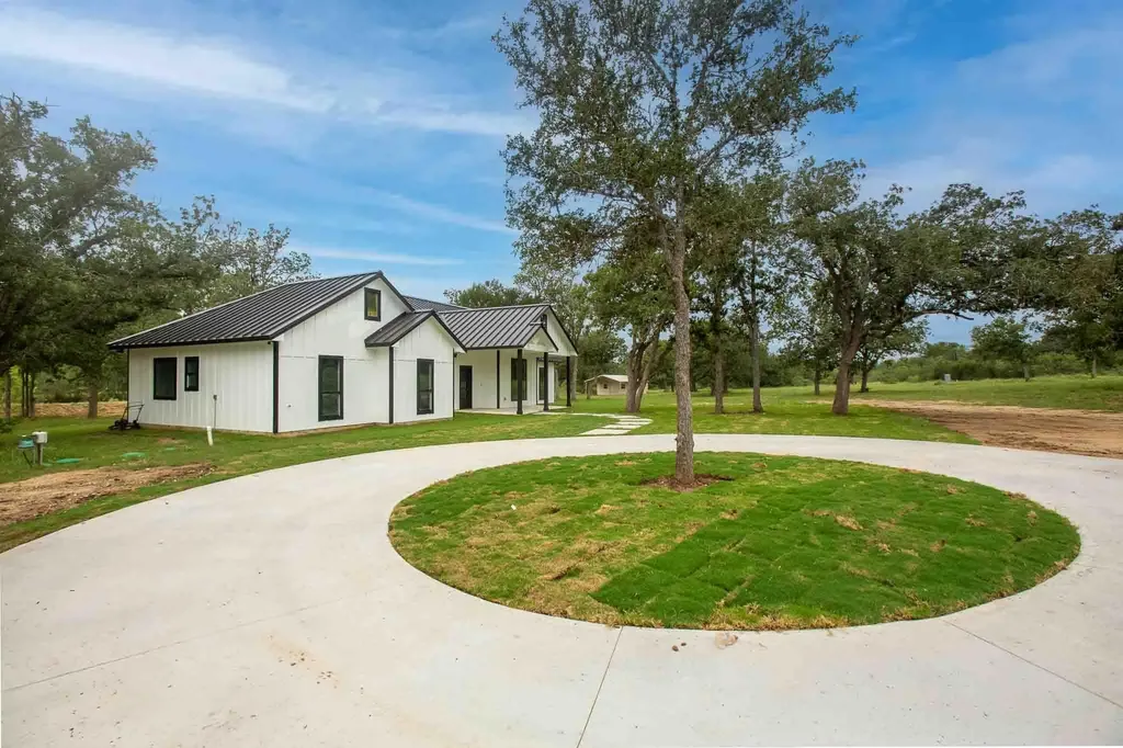 337 Smitty Lane Lockhart TX 78644
