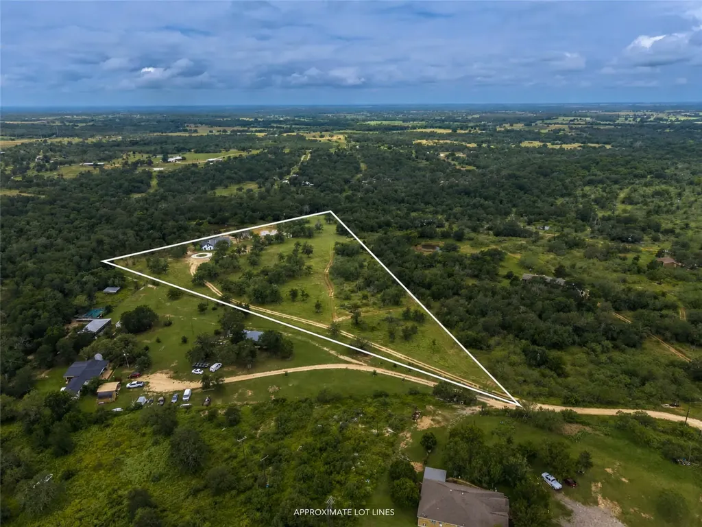 337 Smitty Lane Lockhart TX 78644