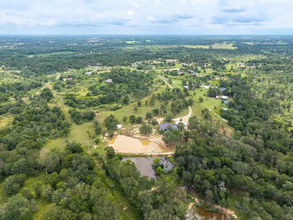 337 Smitty Lane Lockhart TX 78644