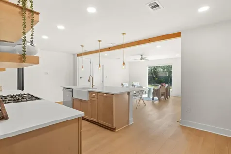 2205 N Plains Avenue Austin TX 78757