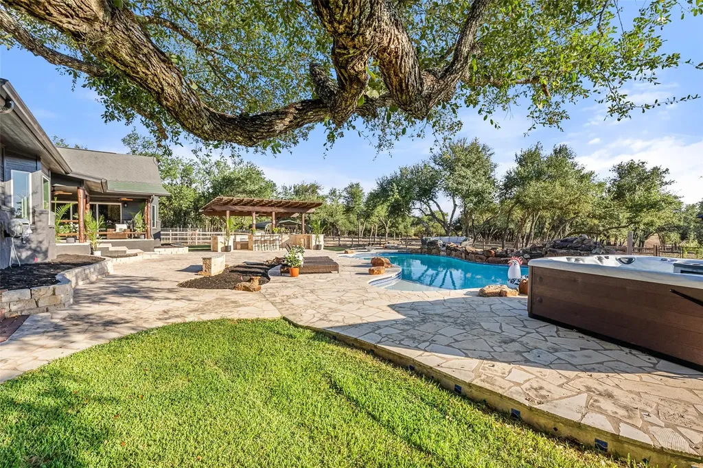 220 Fawn Meadow Drive Dripping Springs TX 78620