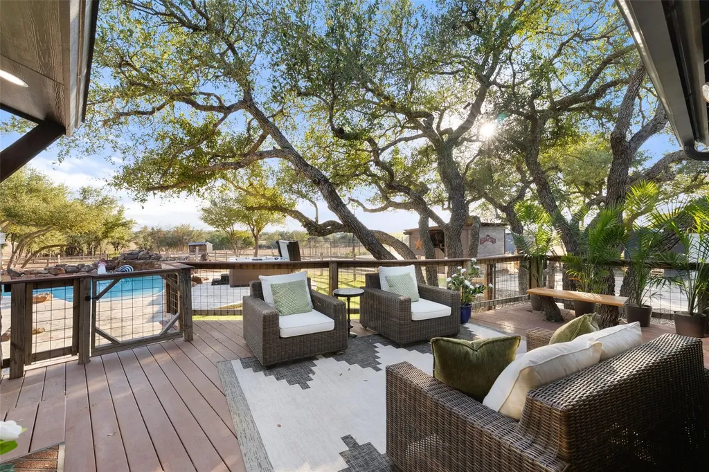 220 Fawn Meadow Drive Dripping Springs TX 78620