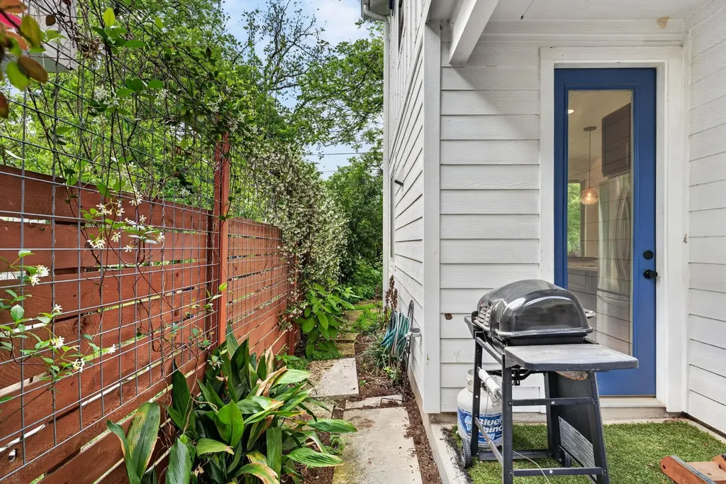 2601 Willow Street Austin TX 78702
