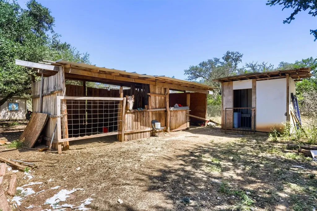 5401 County Road 200 Liberty Hill TX 78642