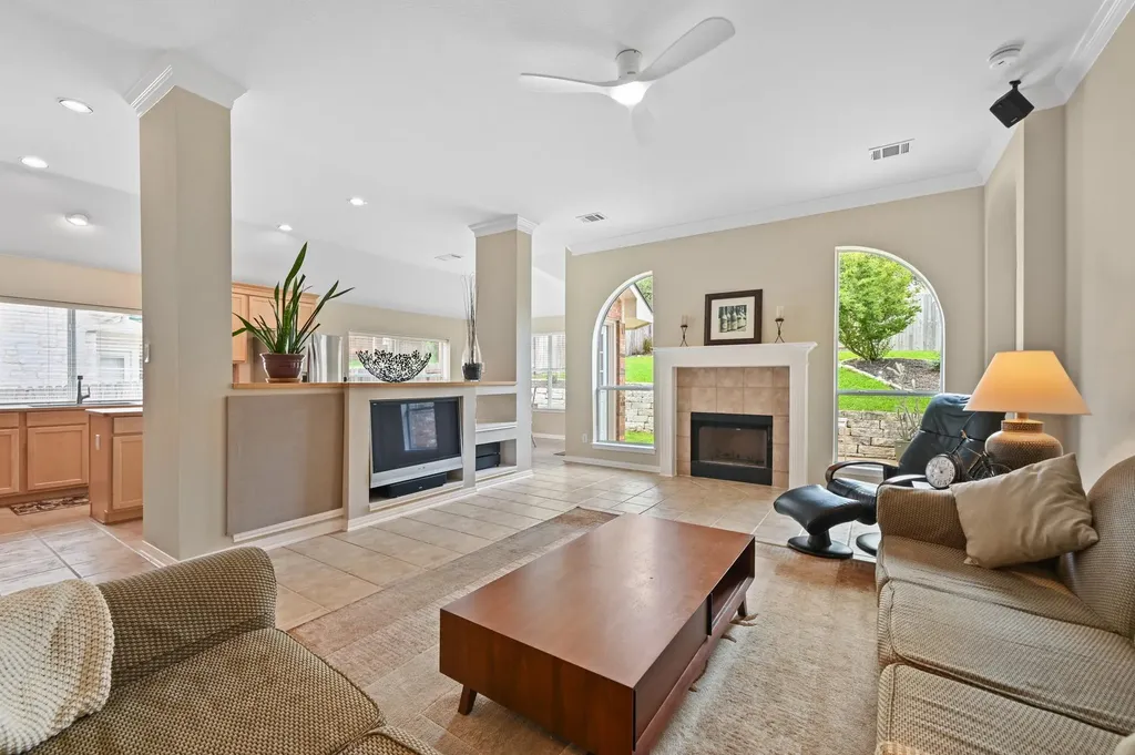 12909 Majestic Oaks Drive Austin TX 78732