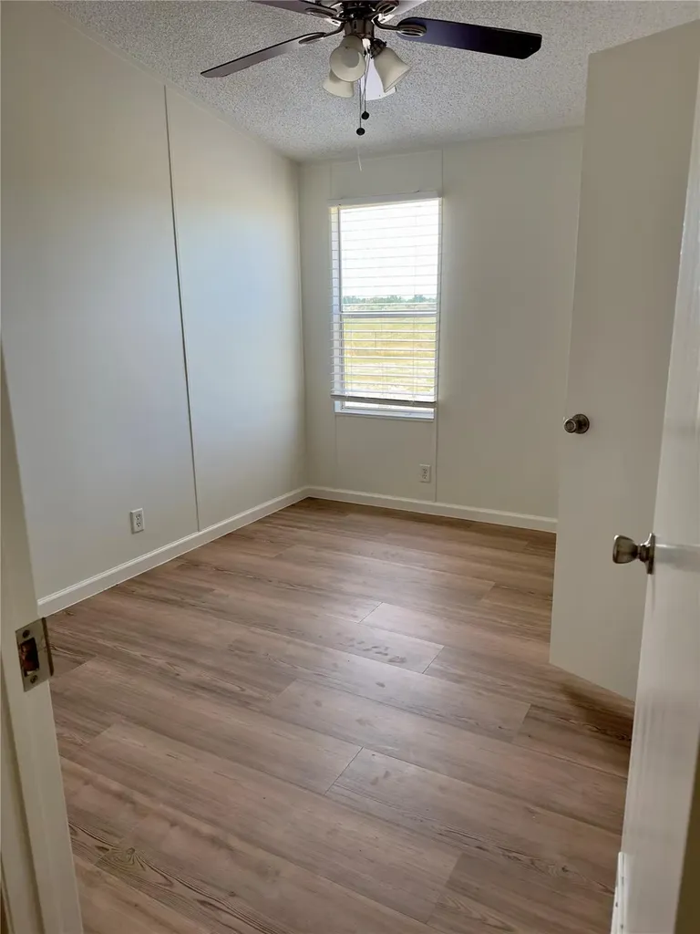 325 Lytton Lane Dale TX 78616