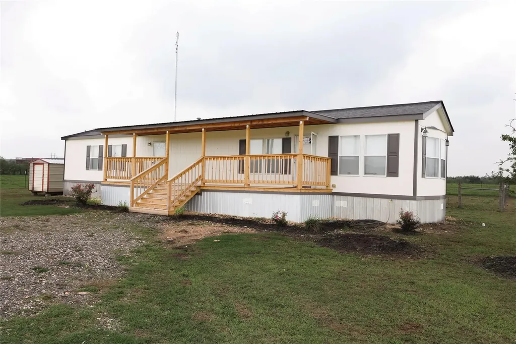 325 Lytton Lane Dale TX 78616