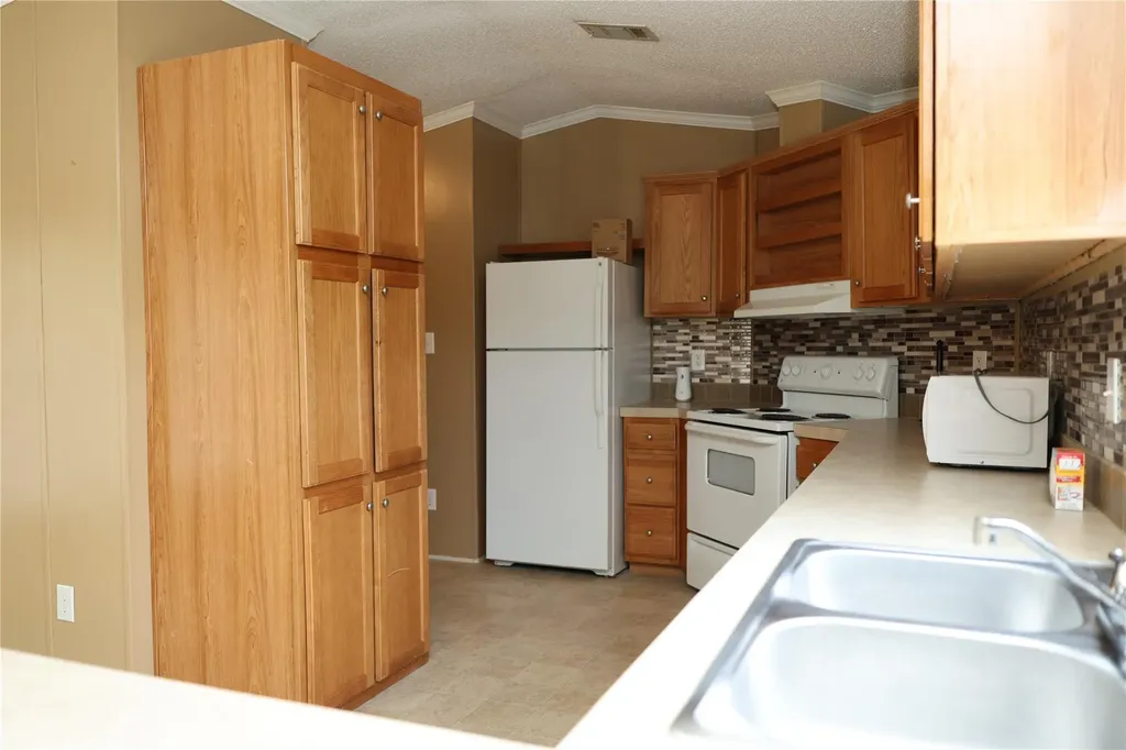 325 Lytton Lane Dale TX 78616