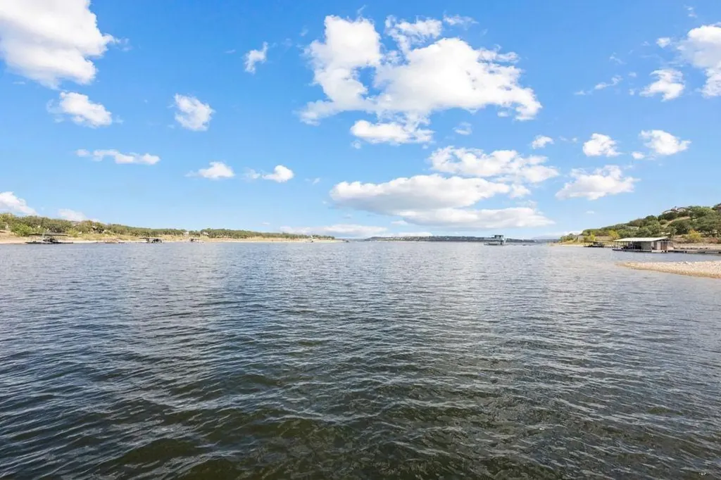 19833 Lakehurst Loop Spicewood TX 78669