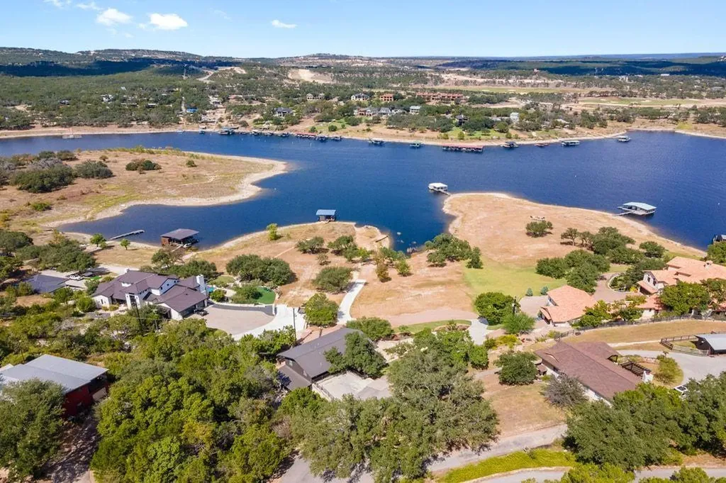 19833 Lakehurst Loop Spicewood TX 78669