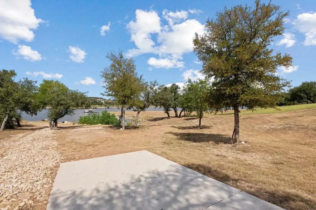 19833 Lakehurst Loop Spicewood TX 78669