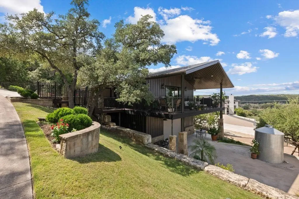 19833 Lakehurst Loop Spicewood TX 78669