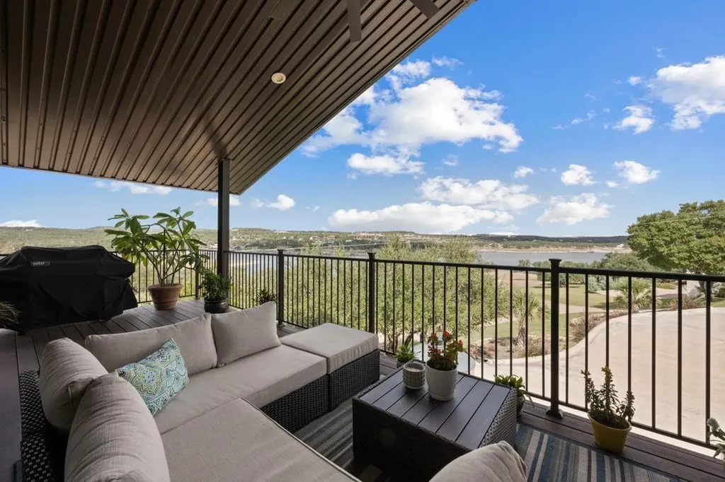 19833 Lakehurst Loop Spicewood TX 78669
