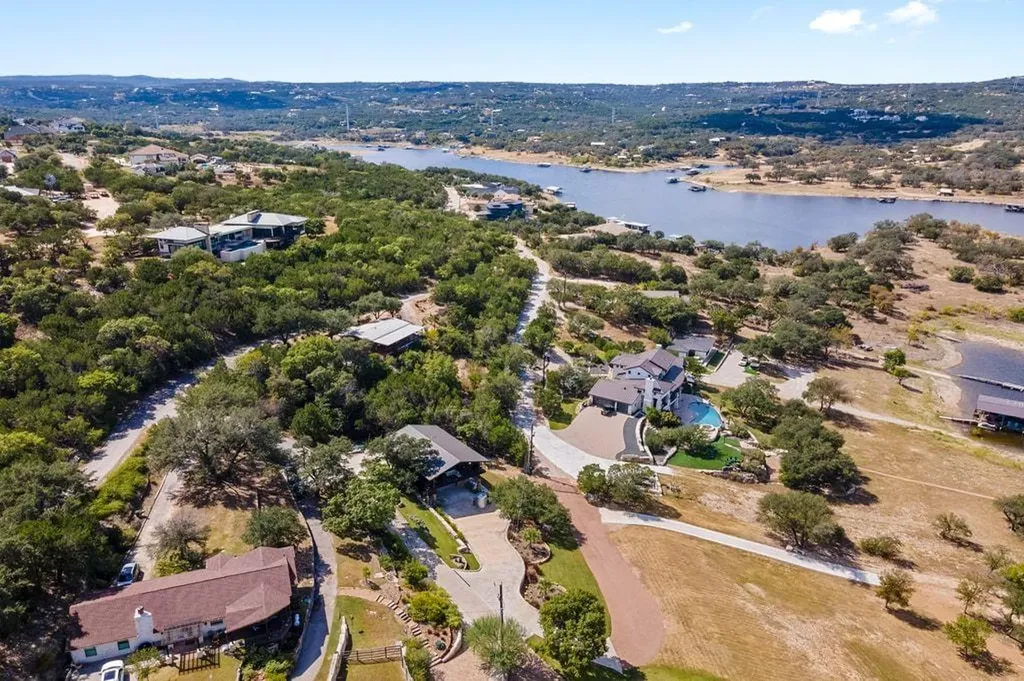 19833 Lakehurst Loop Spicewood TX 78669