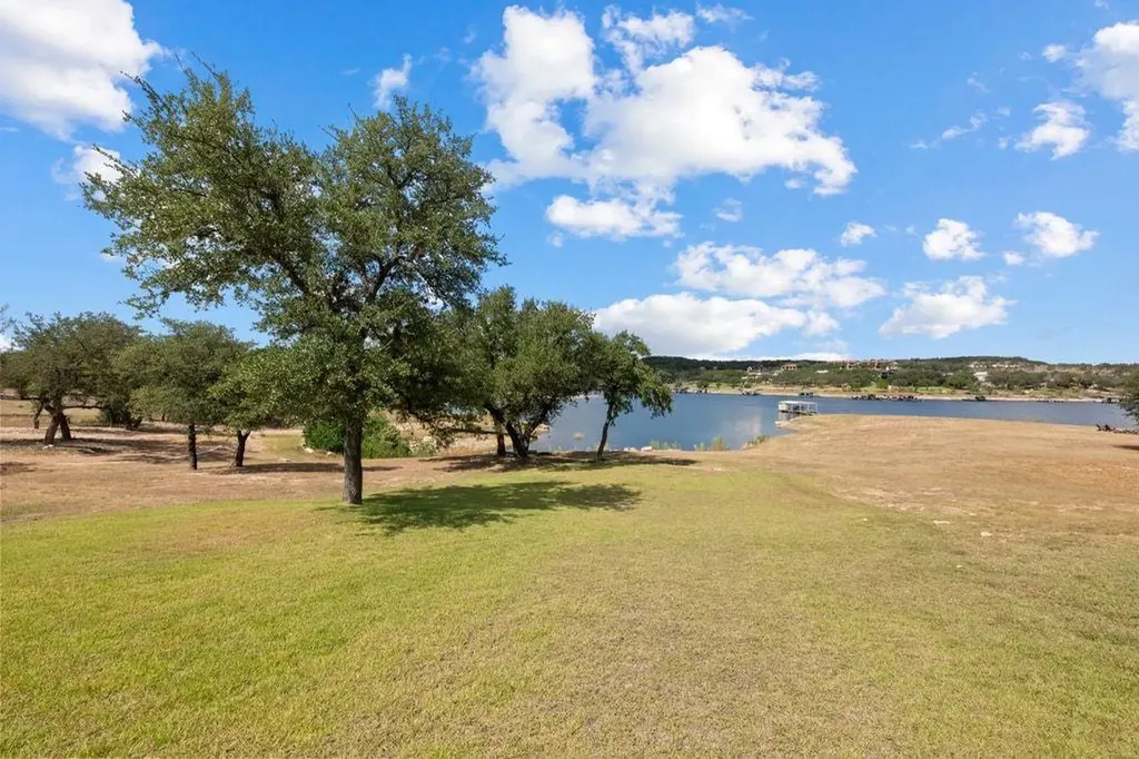 19833 Lakehurst Loop Spicewood TX 78669