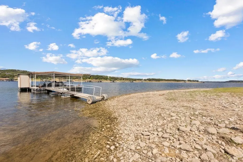 19833 Lakehurst Loop Spicewood TX 78669