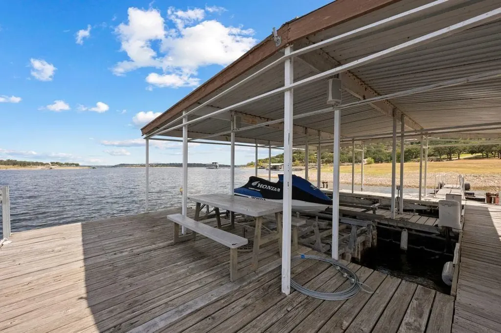 19833 Lakehurst Loop Spicewood TX 78669