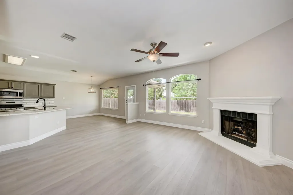 4408 Tello Path Austin TX 78749