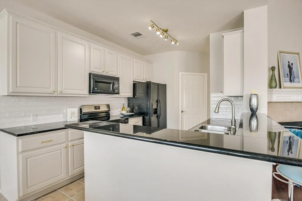 11524 Emerald Falls Drive Austin TX 78738